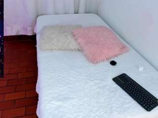 steffanyredx live webcam show