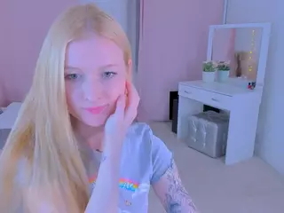 lalypeach's Live Sex Cam Show