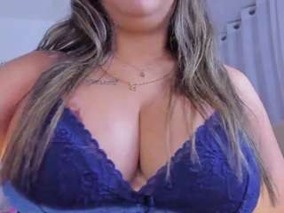 Model ini sedang live sekarang. sweetfabianaxl