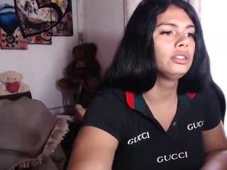 gizibehotts's Cam show and profile