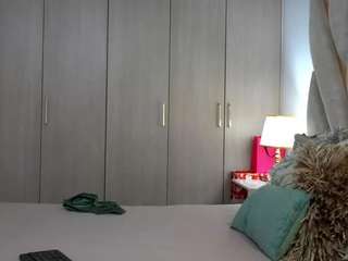 Live webcam model mia-hott on Soda Cams