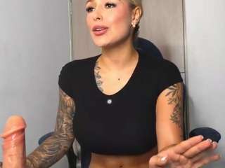 Live webcam model mia-hott on Soda Cams