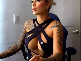 mia-hott