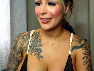 mia-hott webcam model