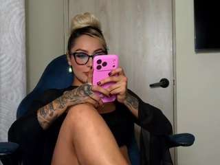 mia-hott
