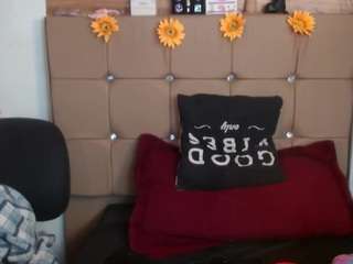 peach-moore webcam model