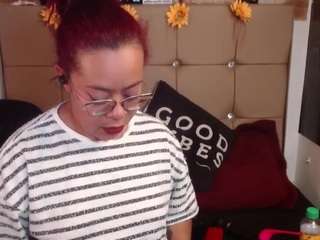 peach-moore live cam profile