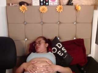 le modèle peach-moore est en webcam porno dans un show sur le site camsoda, il possède les tags suivants: ahegao,fingering,young adult,toys,teen 18,tattoos,striptease,smoking,shaved-pussy,red hair,amateur,handjob,lovense,facial piercings,cum,anal,blowjob,drinking,brown eyes,cum-in-pussy