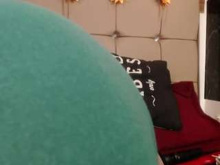 peach-moore's CamSoda show and profile