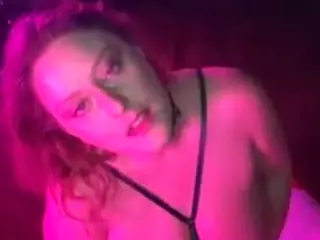 sparkles1ismygirl's Live Sex Cam Show