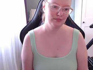 ladyinari Live Webcam on CamSoda