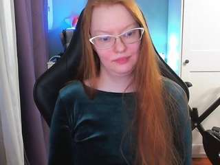 ladyinari's CamSoda show and profile