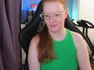 ladyinari Live Webcam on CamSoda