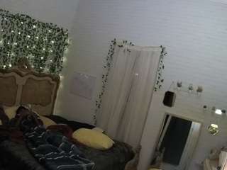 voyeurcam hornyhostel 03