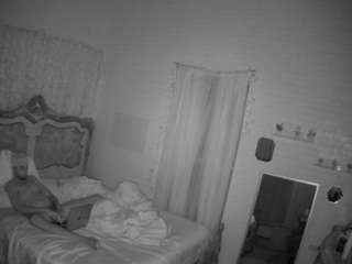 voyeurcam-hornyhostel-03