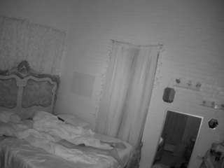 voyeurcam hornyhostel 03