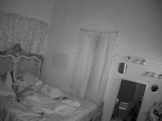voyeurcam hornyhostel 03
