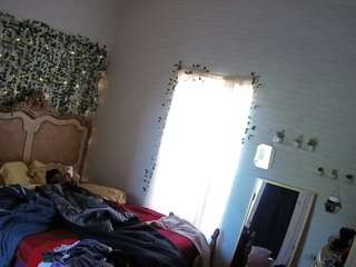 voyeurcam hornyhostel 03