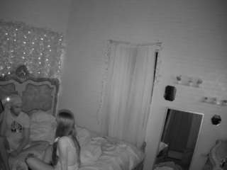  voyeurcam-hornyhostel-03 chat room