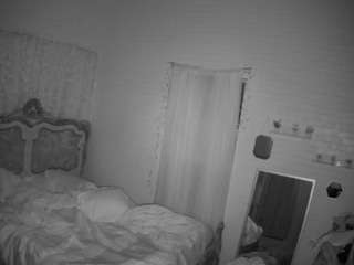 voyeurcam-hornyhostel-03
