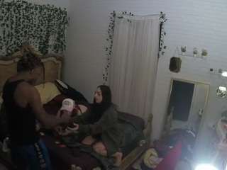 voyeurcam-hornyhostel-03