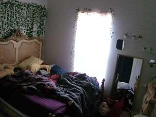 voyeurcam hornyhostel 03