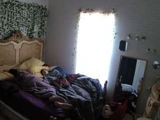 voyeurcam hornyhostel 03