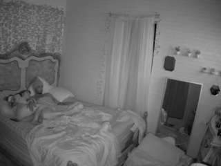 voyeurcam hornyhostel 03