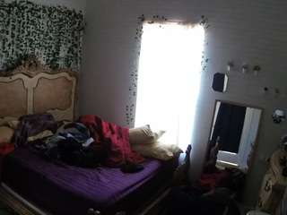 voyeurcam hornyhostel 03