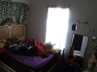 voyeurcam hornyhostel 03