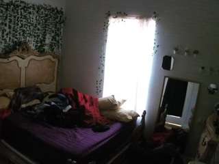 voyeurcam hornyhostel 03