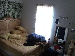 voyeurcam hornyhostel 03