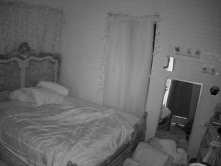 voyeurcam hornyhostel 03