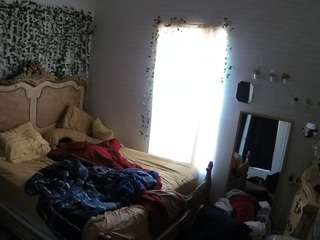voyeurcam hornyhostel 03
