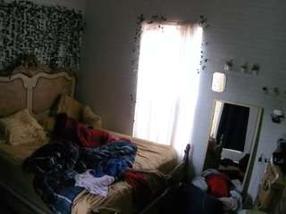 voyeurcam hornyhostel 03