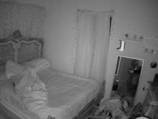 voyeurcam-hornyhostel-03