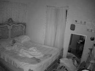 voyeurcam hornyhostel 03