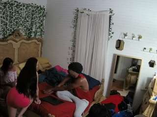 voyeurcam hornyhostel 03