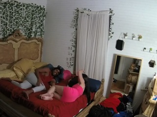 voyeurcam hornyhostel 03