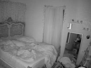 voyeurcam-hornyhostel-03