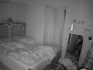 voyeurcam hornyhostel 03