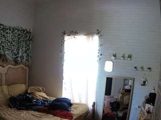 voyeurcam hornyhostel 03