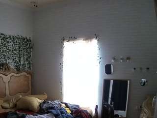 voyeurcam hornyhostel 03