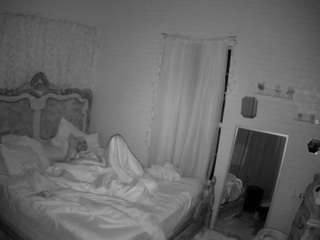 voyeurcam hornyhostel 03