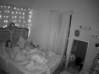 voyeurcam hornyhostel 03