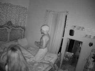 voyeurcam hornyhostel 03