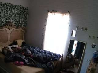 voyeurcam hornyhostel 03