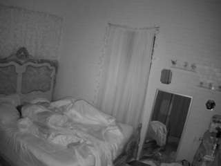 voyeurcam hornyhostel 03
