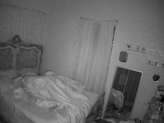 voyeurcam hornyhostel 03