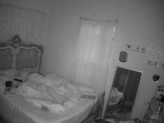 voyeurcam hornyhostel 03